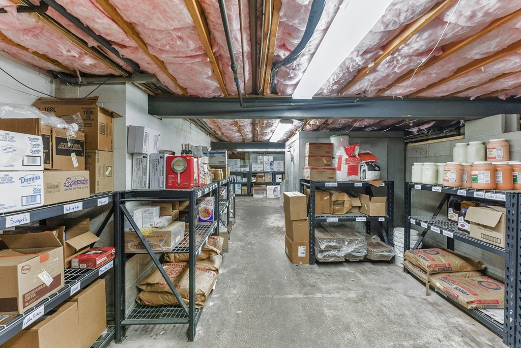 2352 Cranberry Hwy