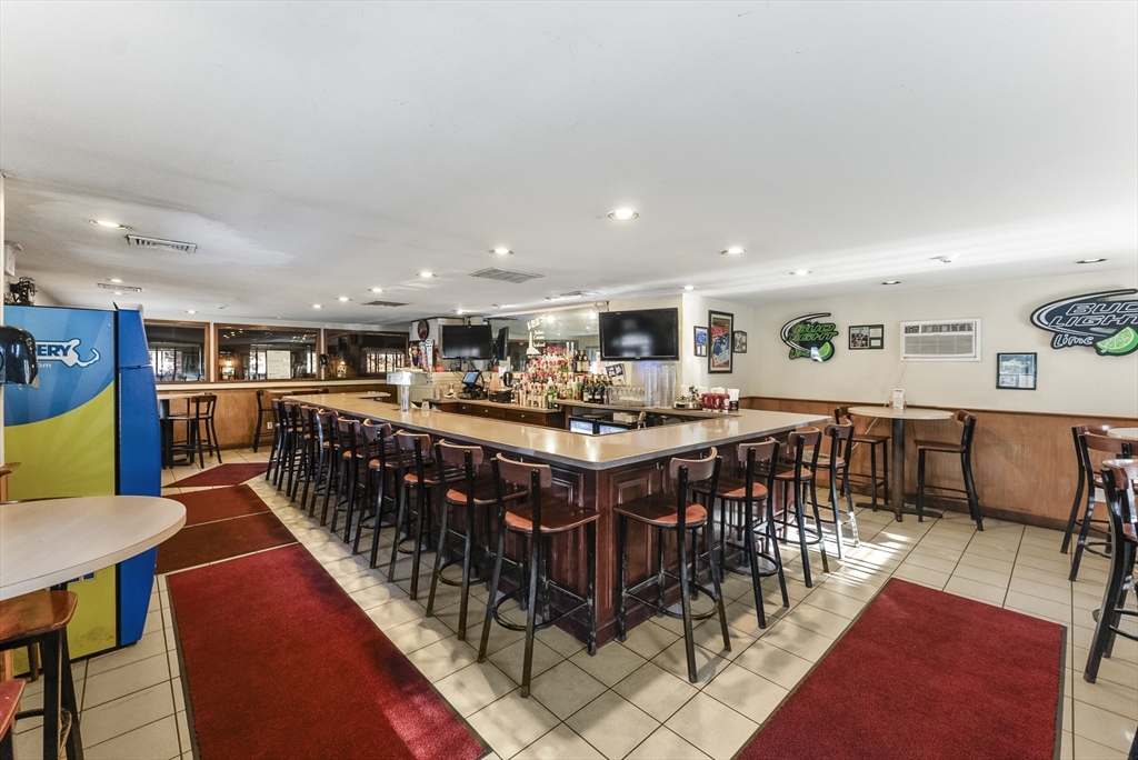 2352 Cranberry Hwy