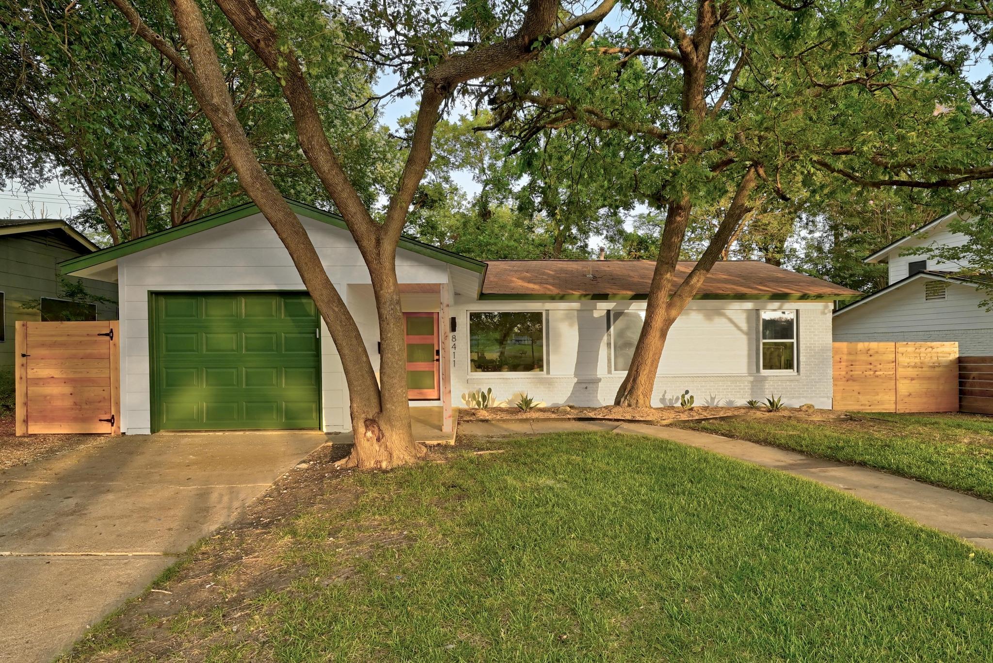 8411 Rockwood LN