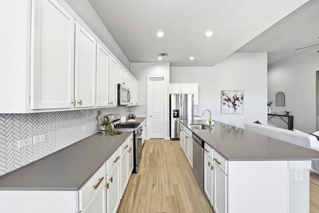 7212 Cardinal Bloom LOOP