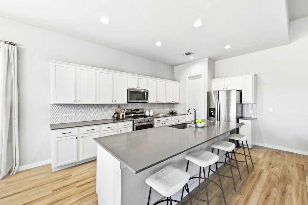 7212 Cardinal Bloom LOOP