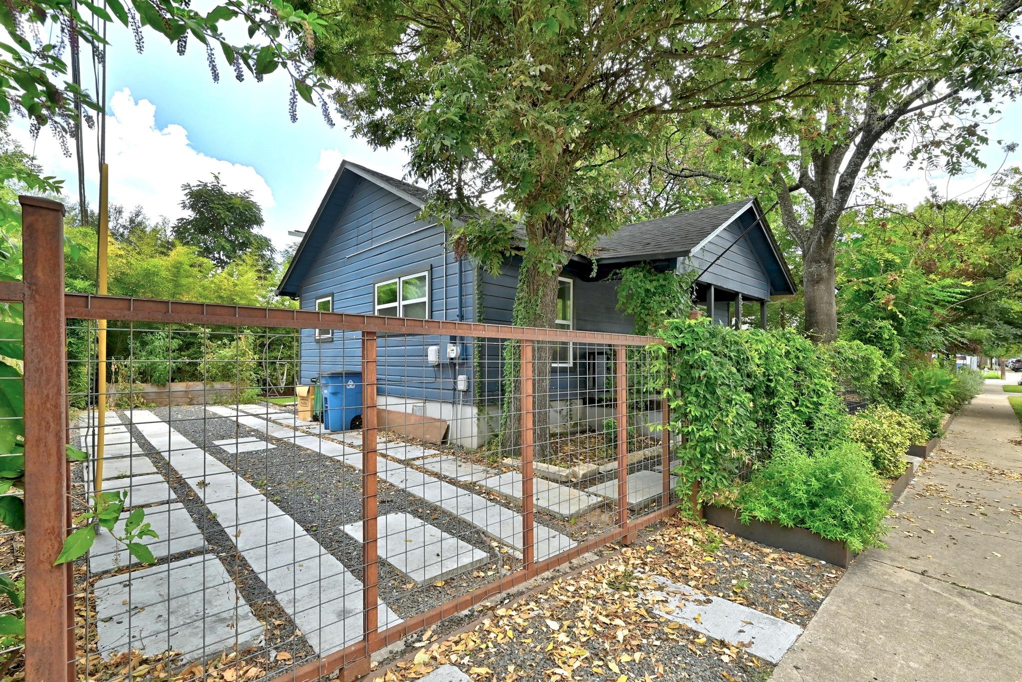 53 Comal ST # B