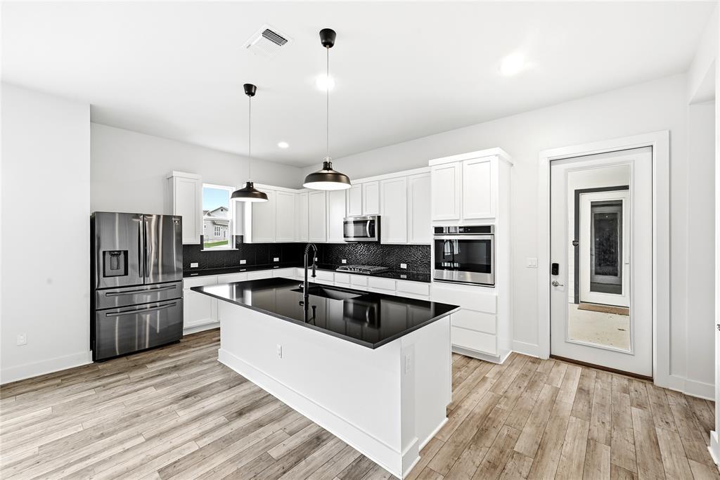 7801 Donnelley DR