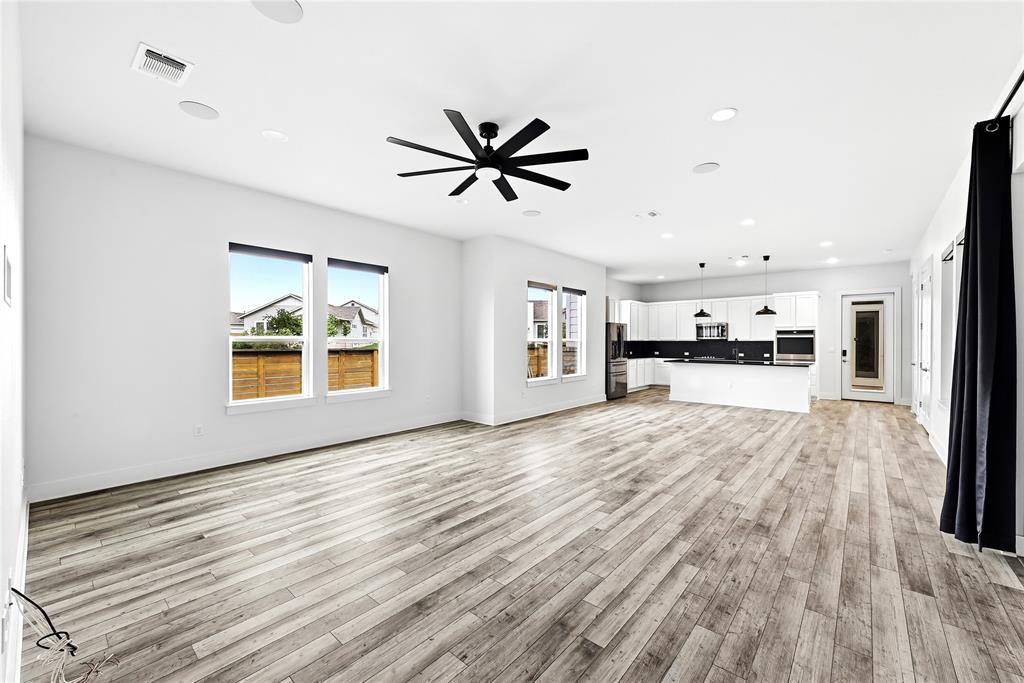 7801 Donnelley DR