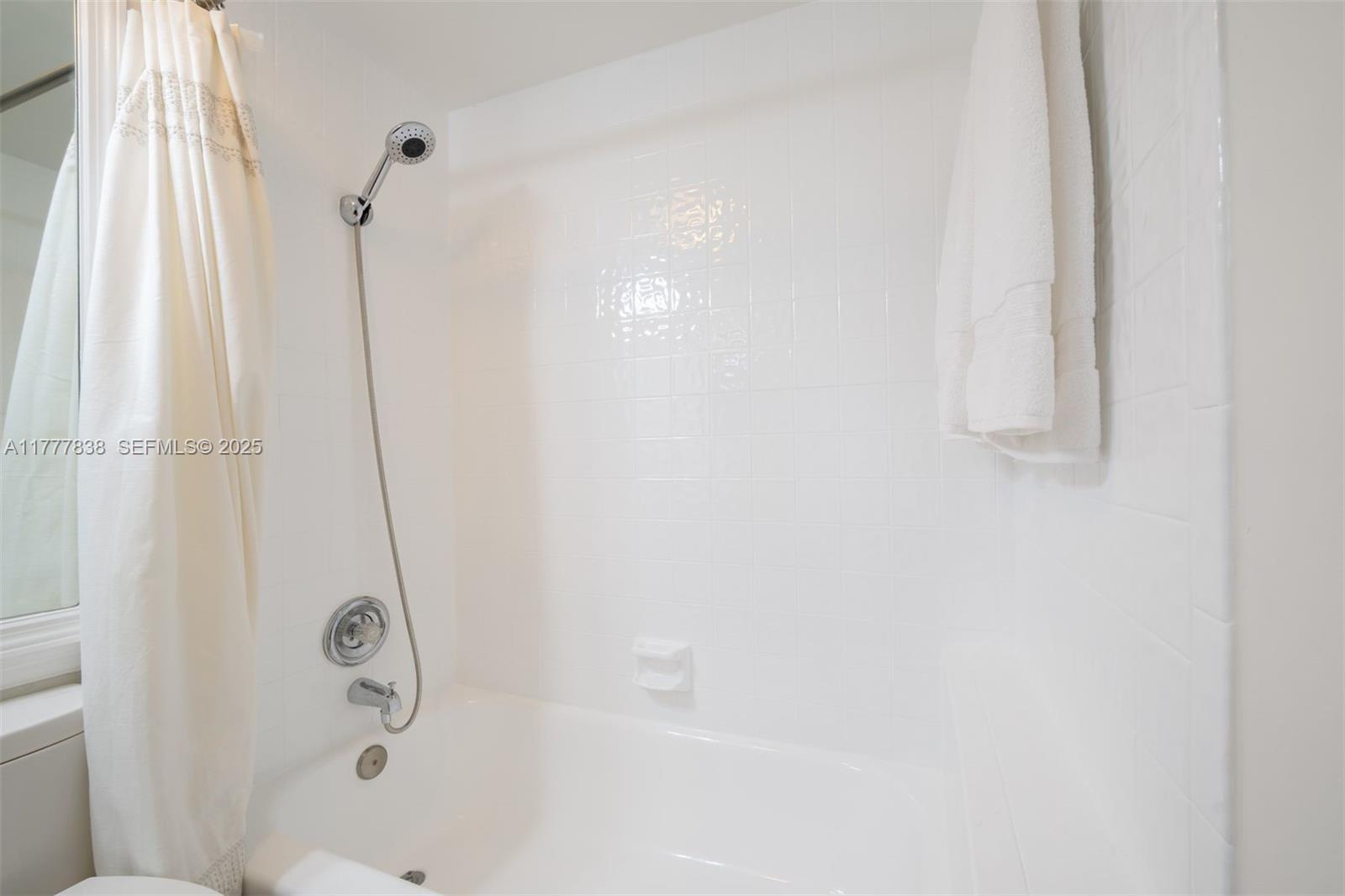 235 Sunrise Avenue 3052
