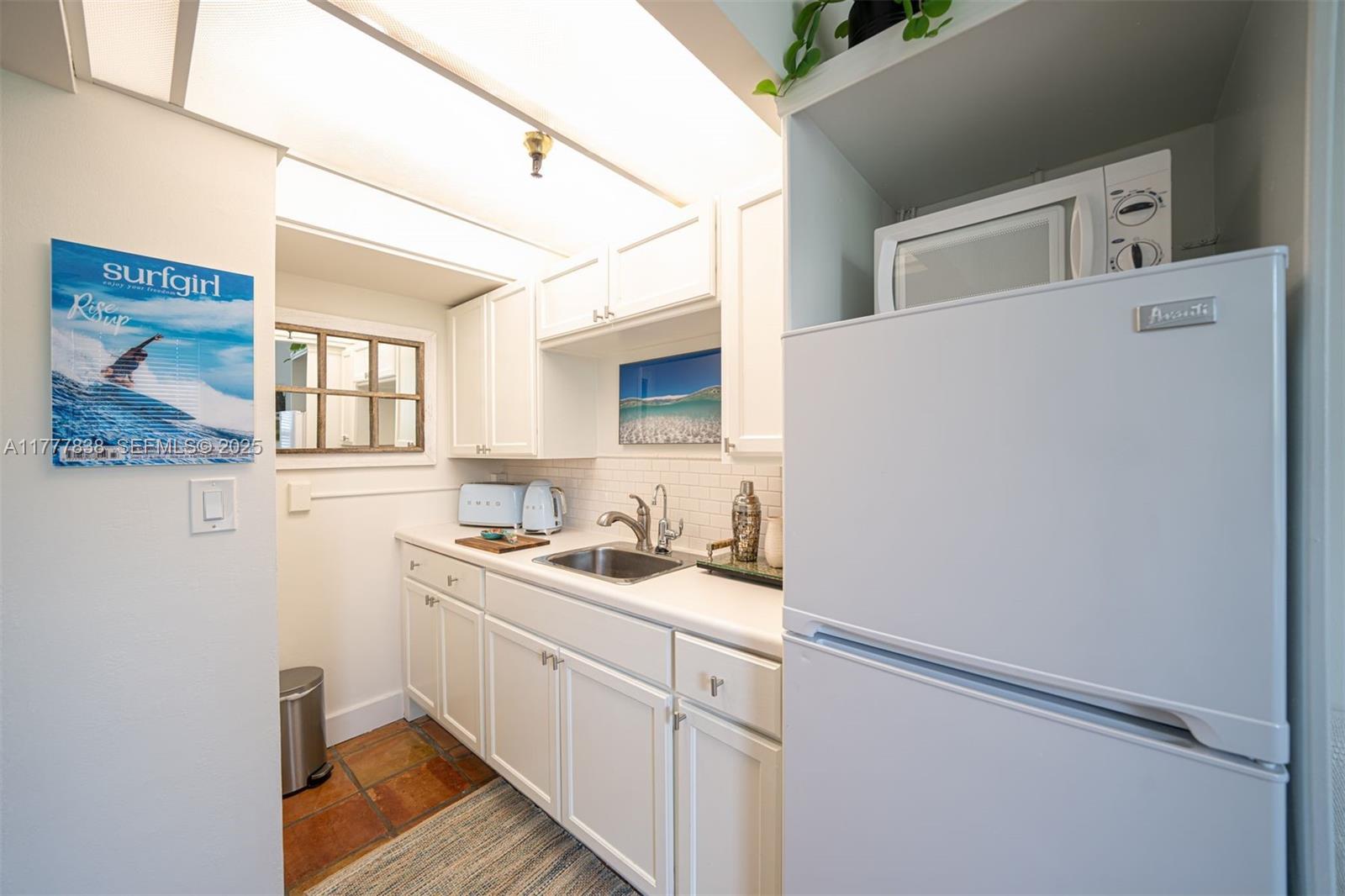 235 Sunrise Avenue 3052