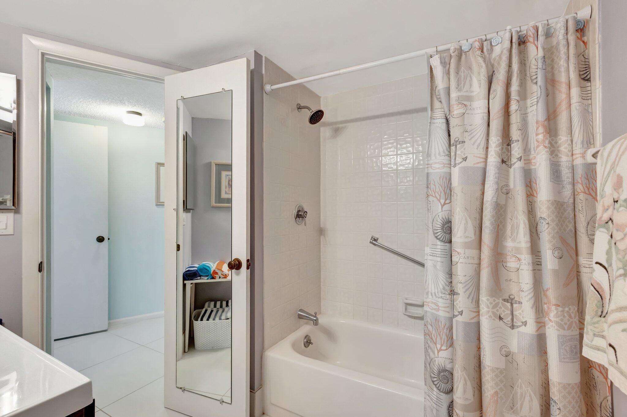 2800 N Ocean Drive A-17c