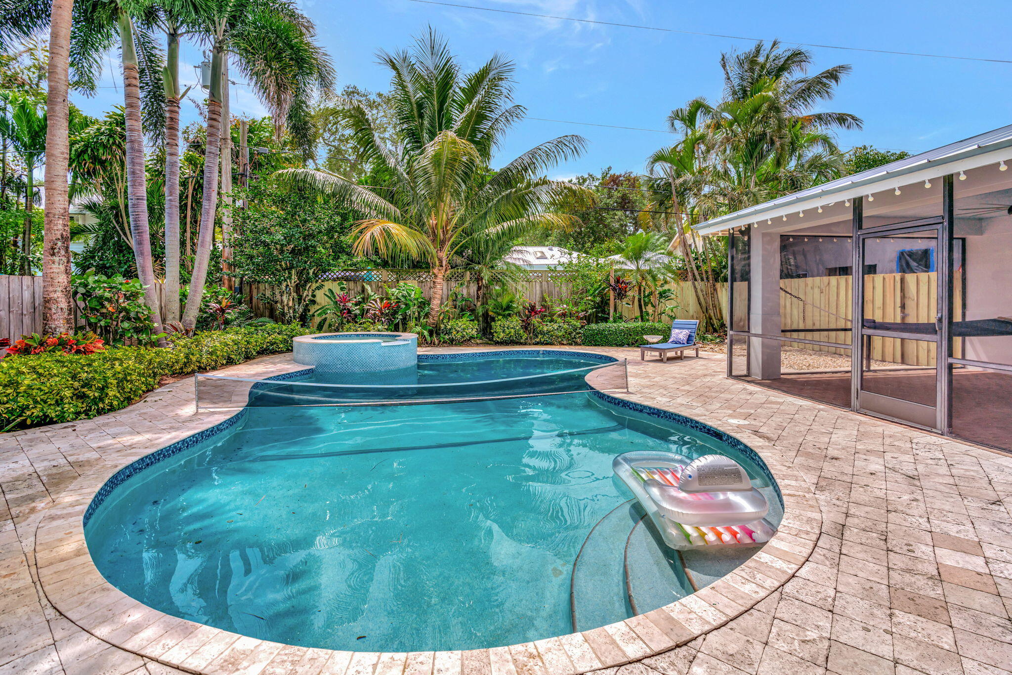 2436 Holly Lane NE