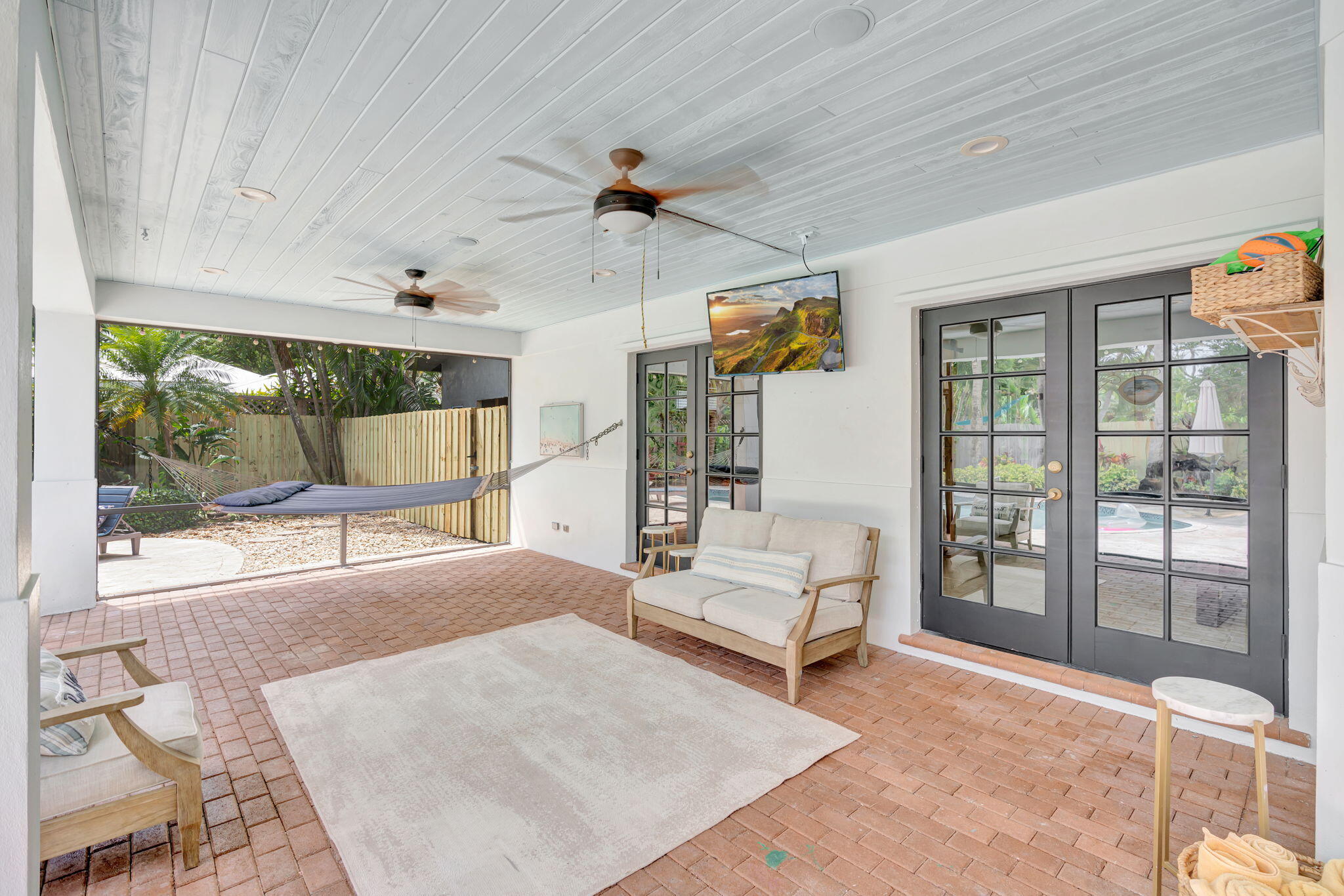2436 Holly Lane NE