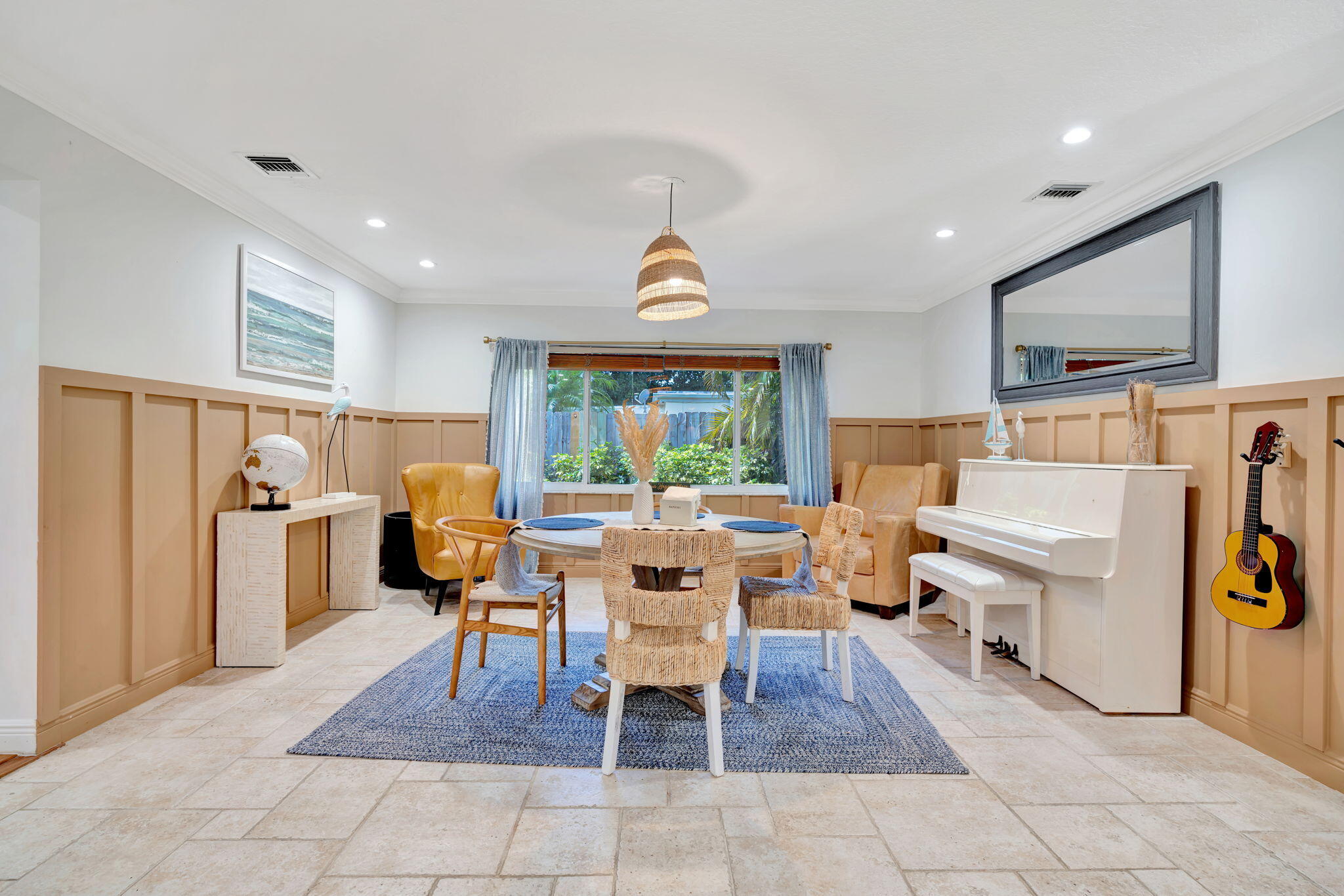 2436 Holly Lane NE