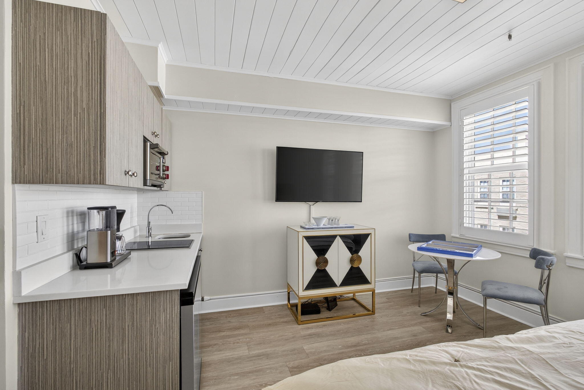 235 SUNRISE Avenue 3044