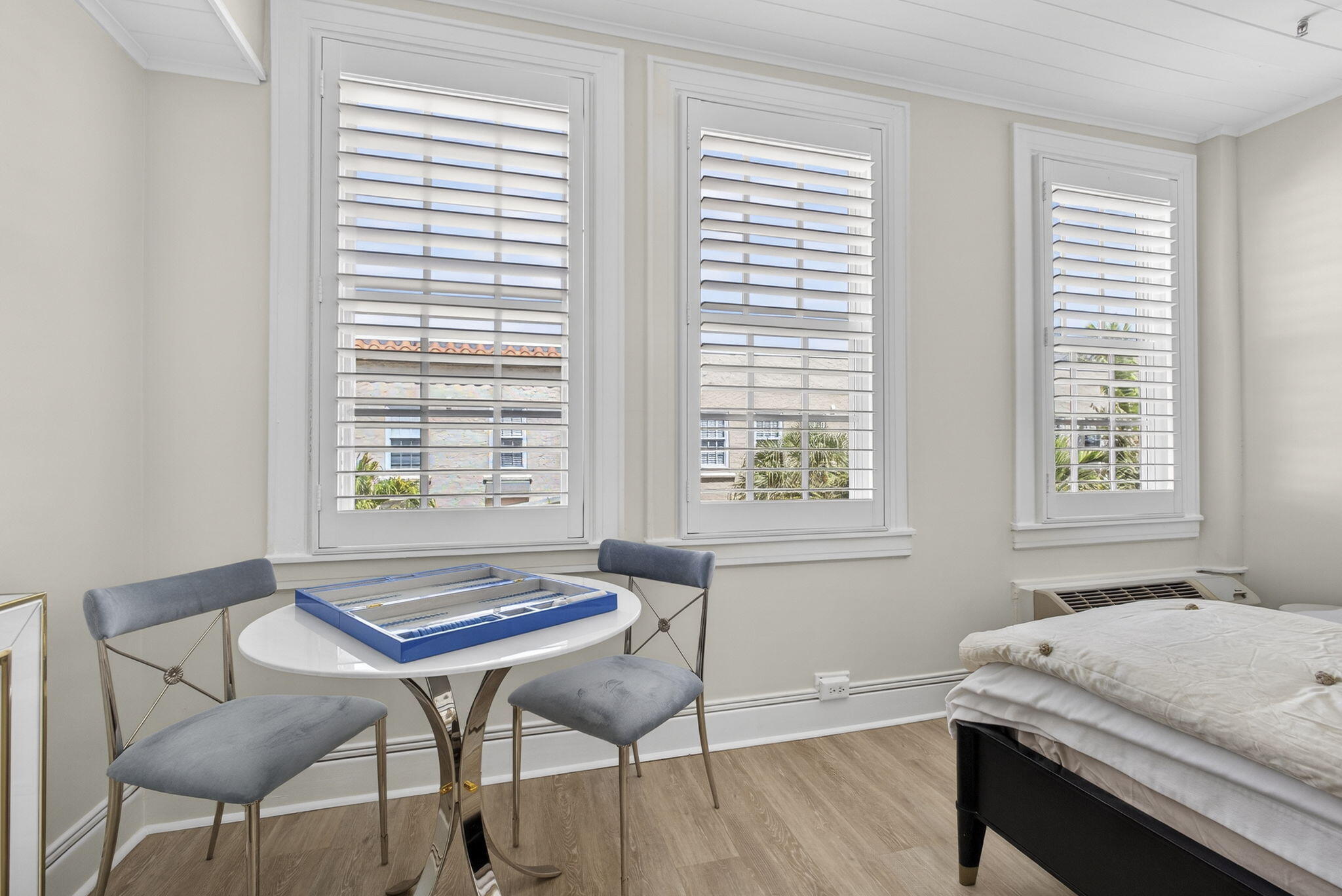 235 SUNRISE Avenue 3044