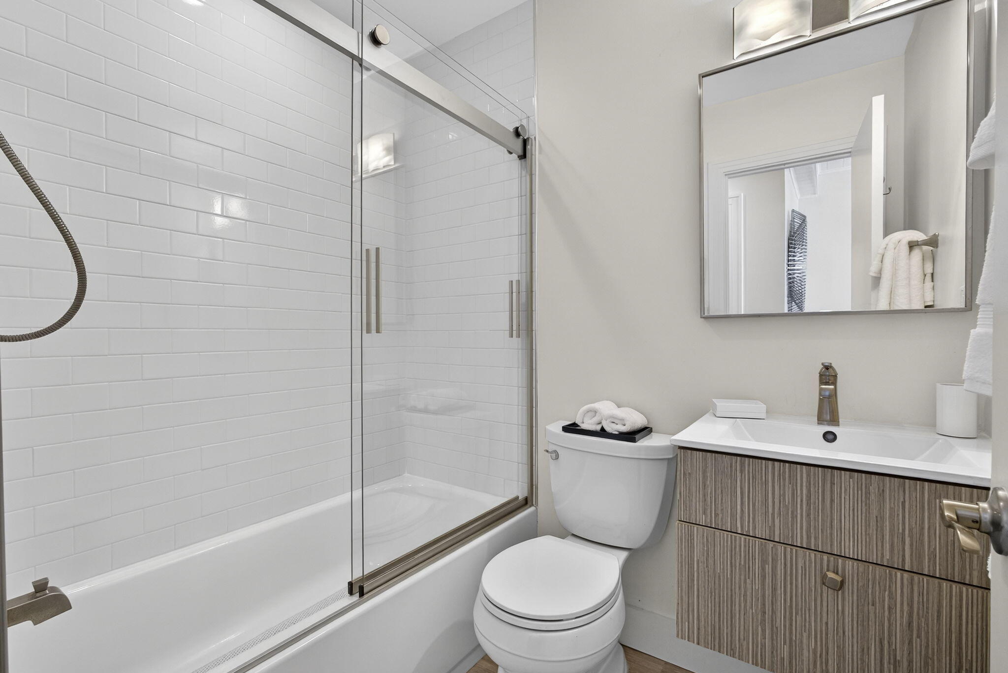 235 SUNRISE Avenue 3044