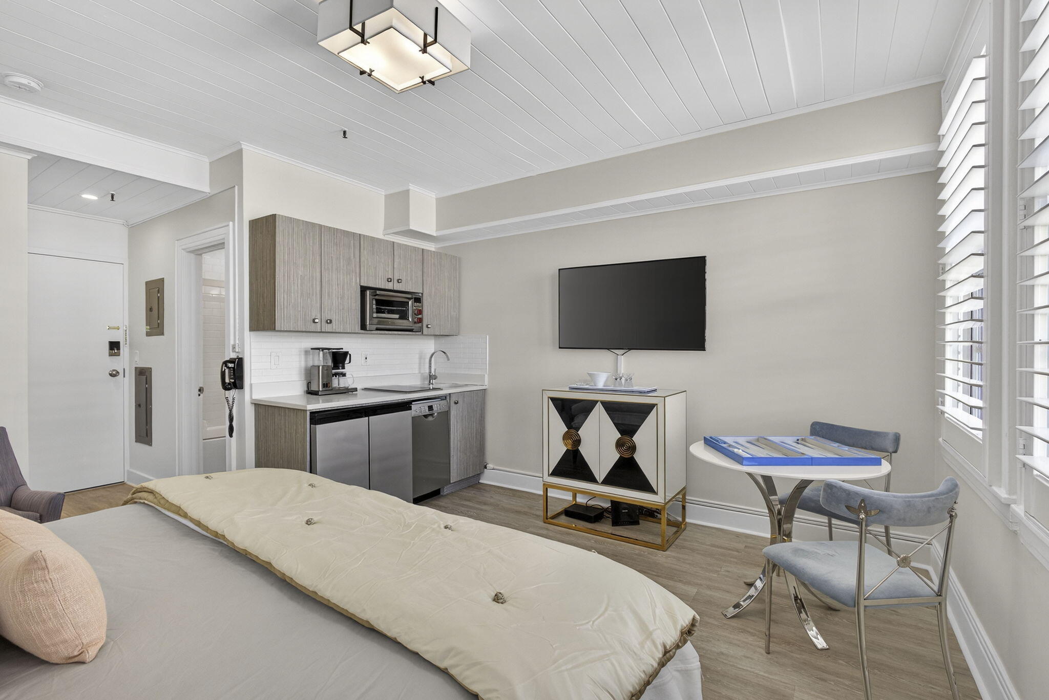 235 SUNRISE Avenue 3044