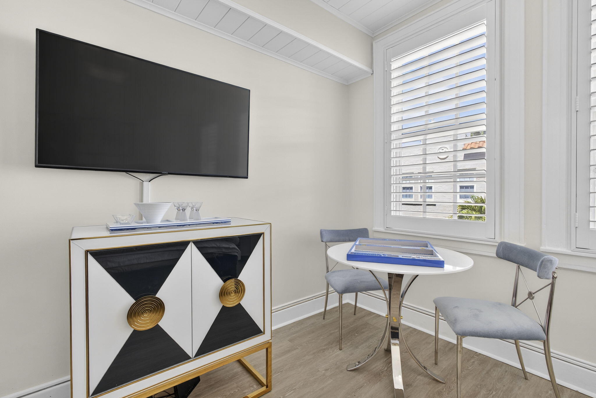 235 SUNRISE Avenue 3044