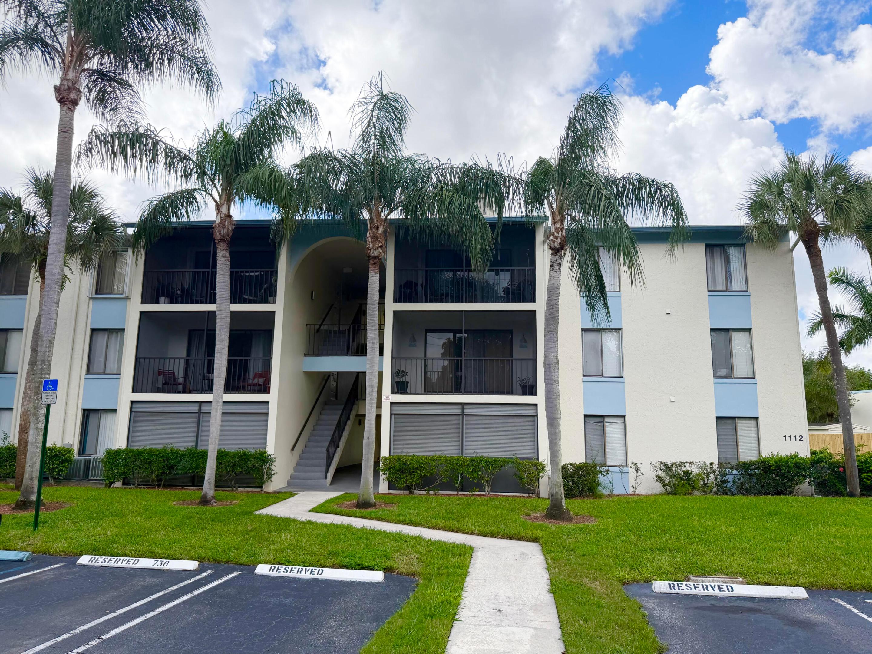 1112 GREEN PINE Boulevard F1