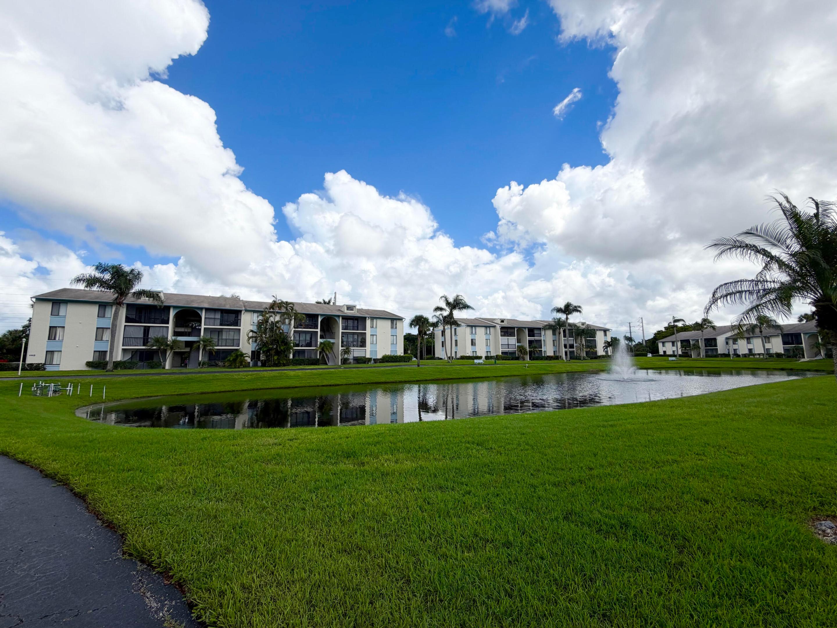 1112 GREEN PINE Boulevard F1