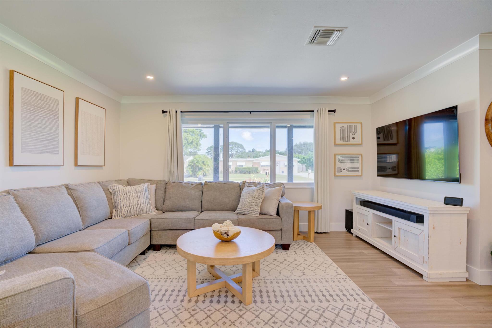 9491 Bloomfield Drive