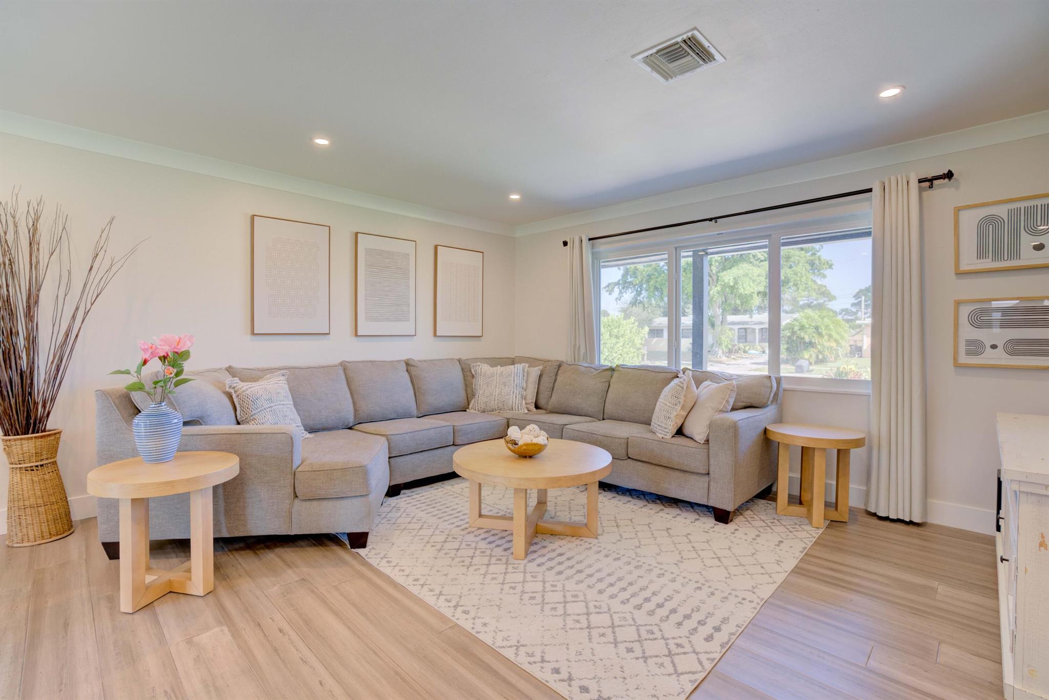 9491 Bloomfield Drive