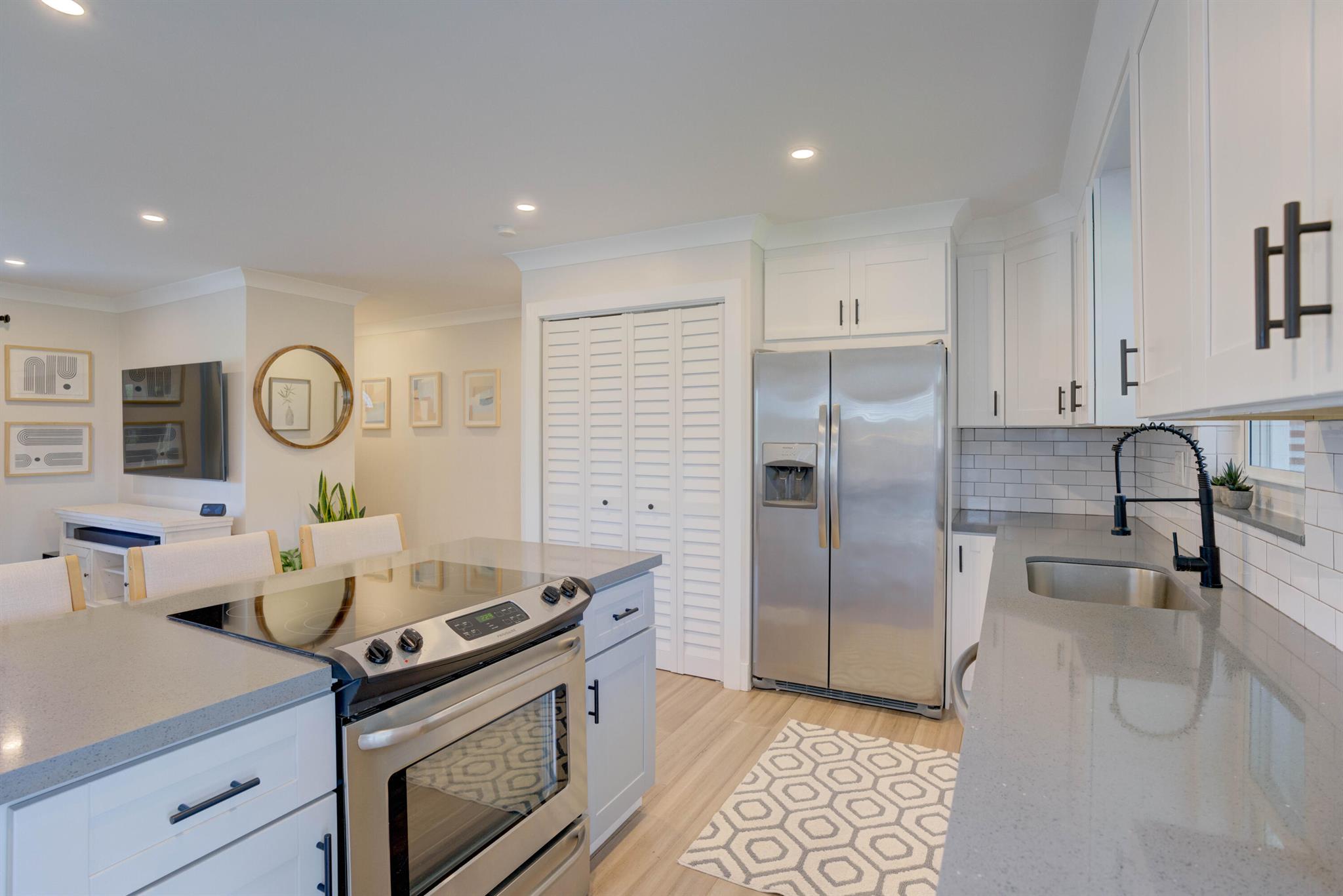 9491 Bloomfield Drive