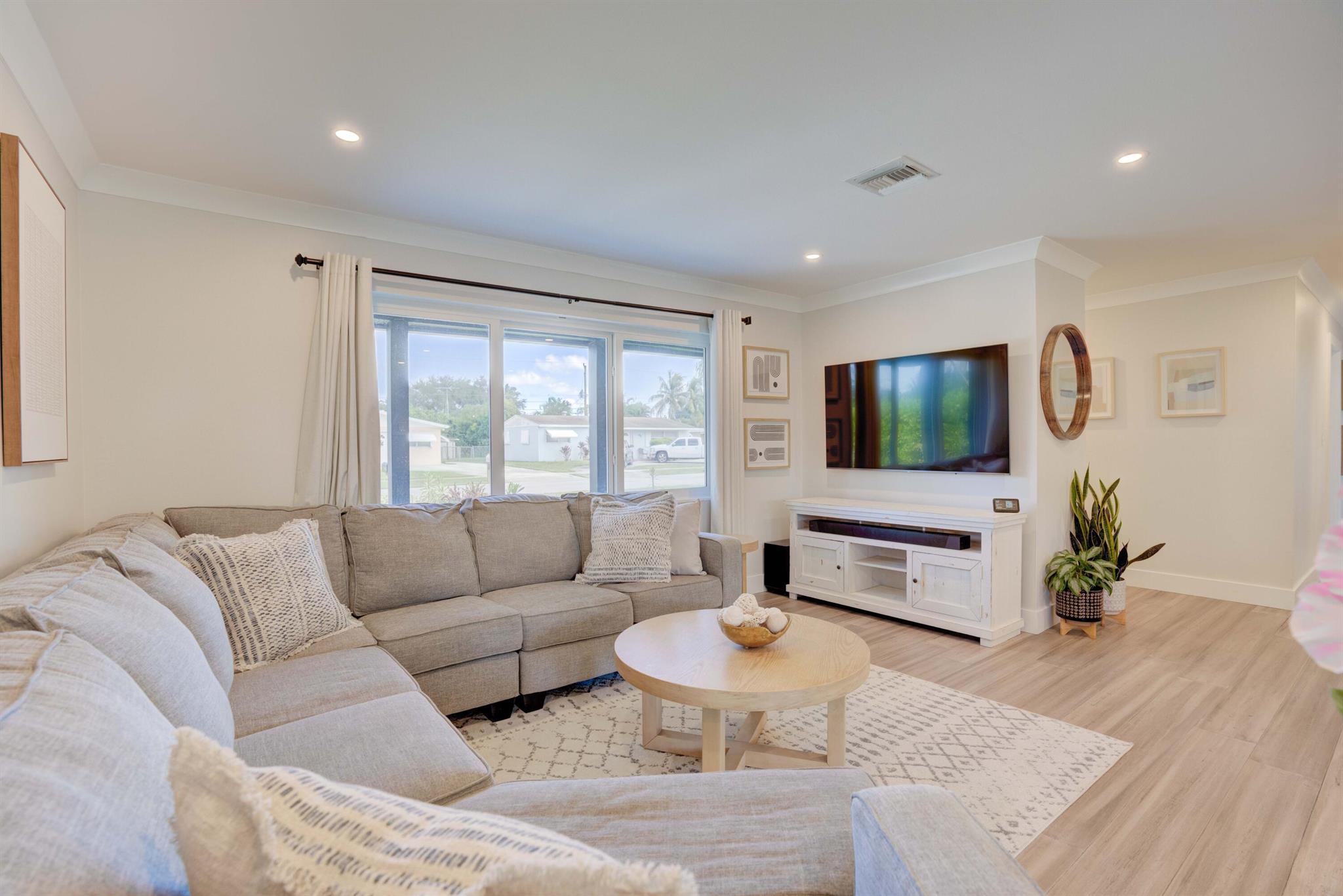 9491 Bloomfield Drive