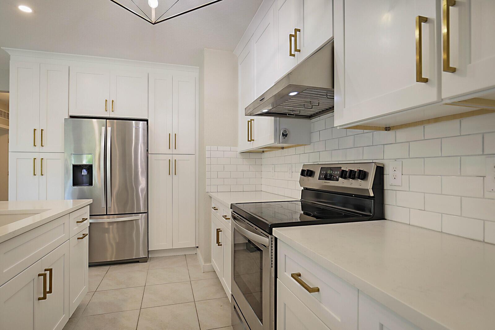 6946 Palm Garden Street