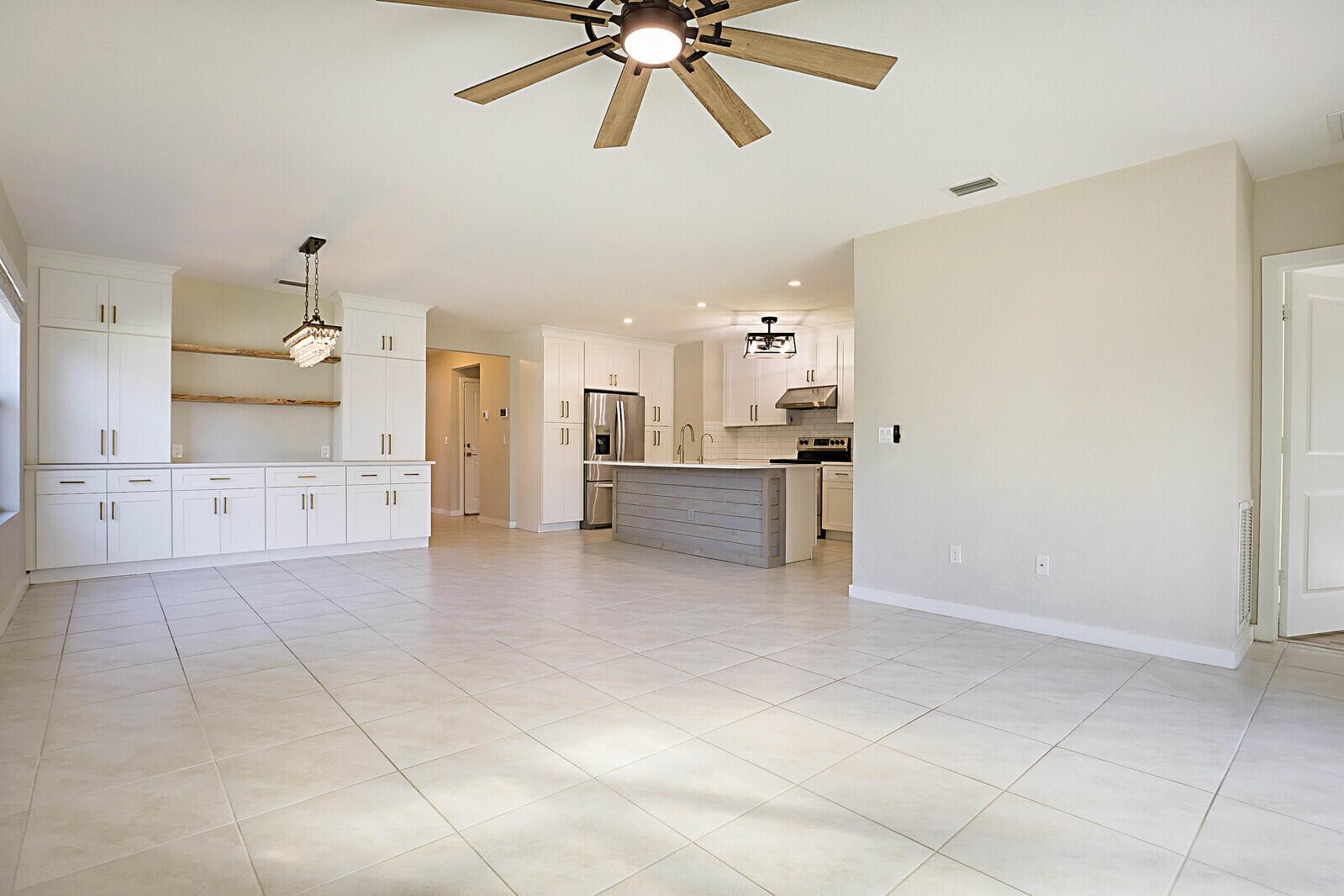 6946 Palm Garden Street