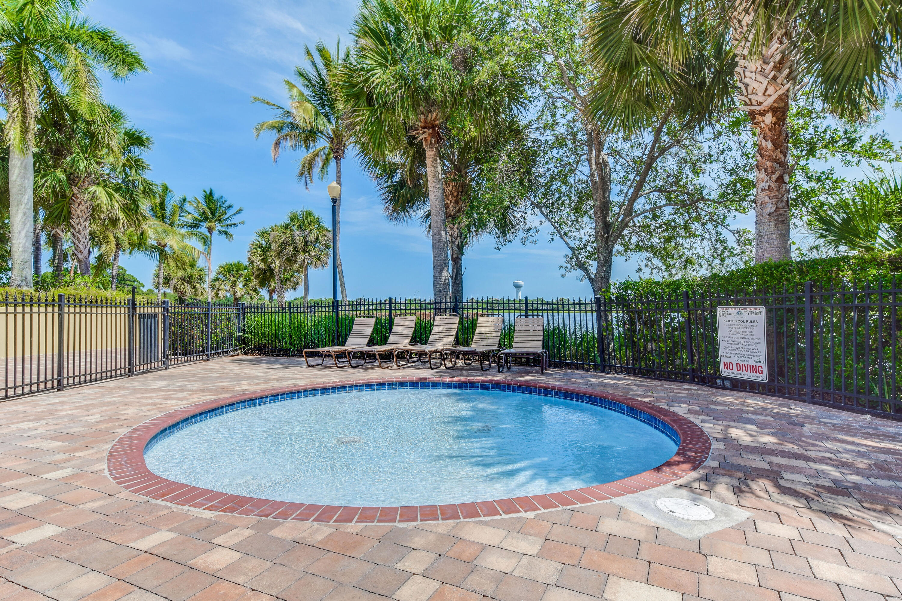 706 Duchess Court