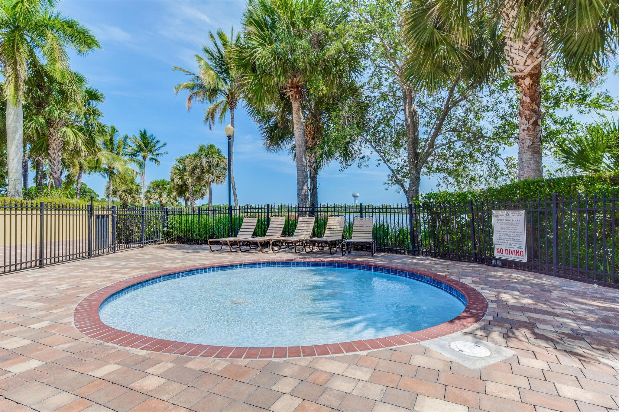 706 Duchess Court