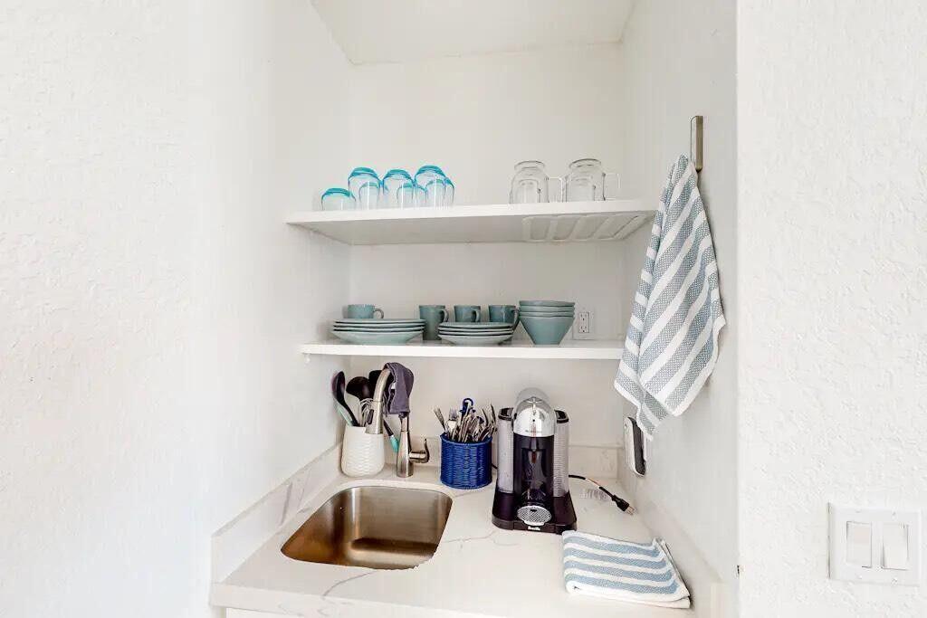 235 Sunrise Avenue 3215