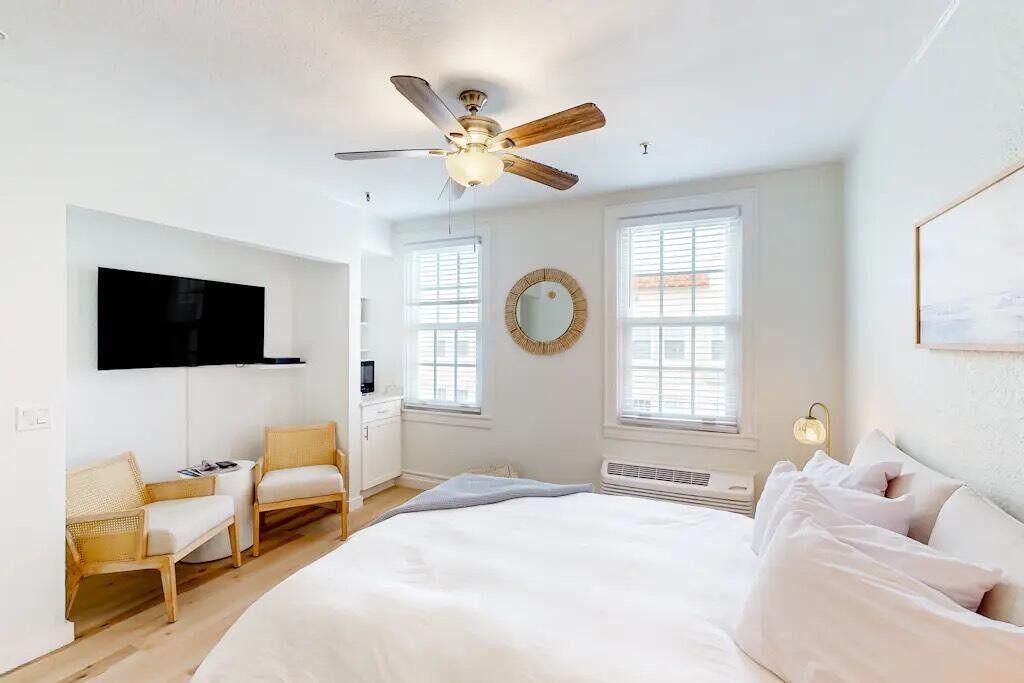 235 Sunrise Avenue 3215