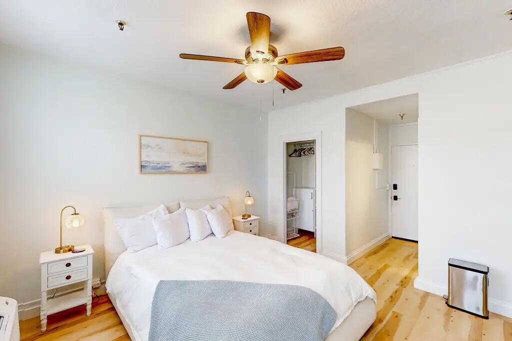 235 Sunrise Avenue 3215