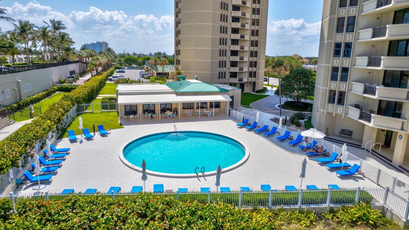 2800 N Ocean Drive A-17c