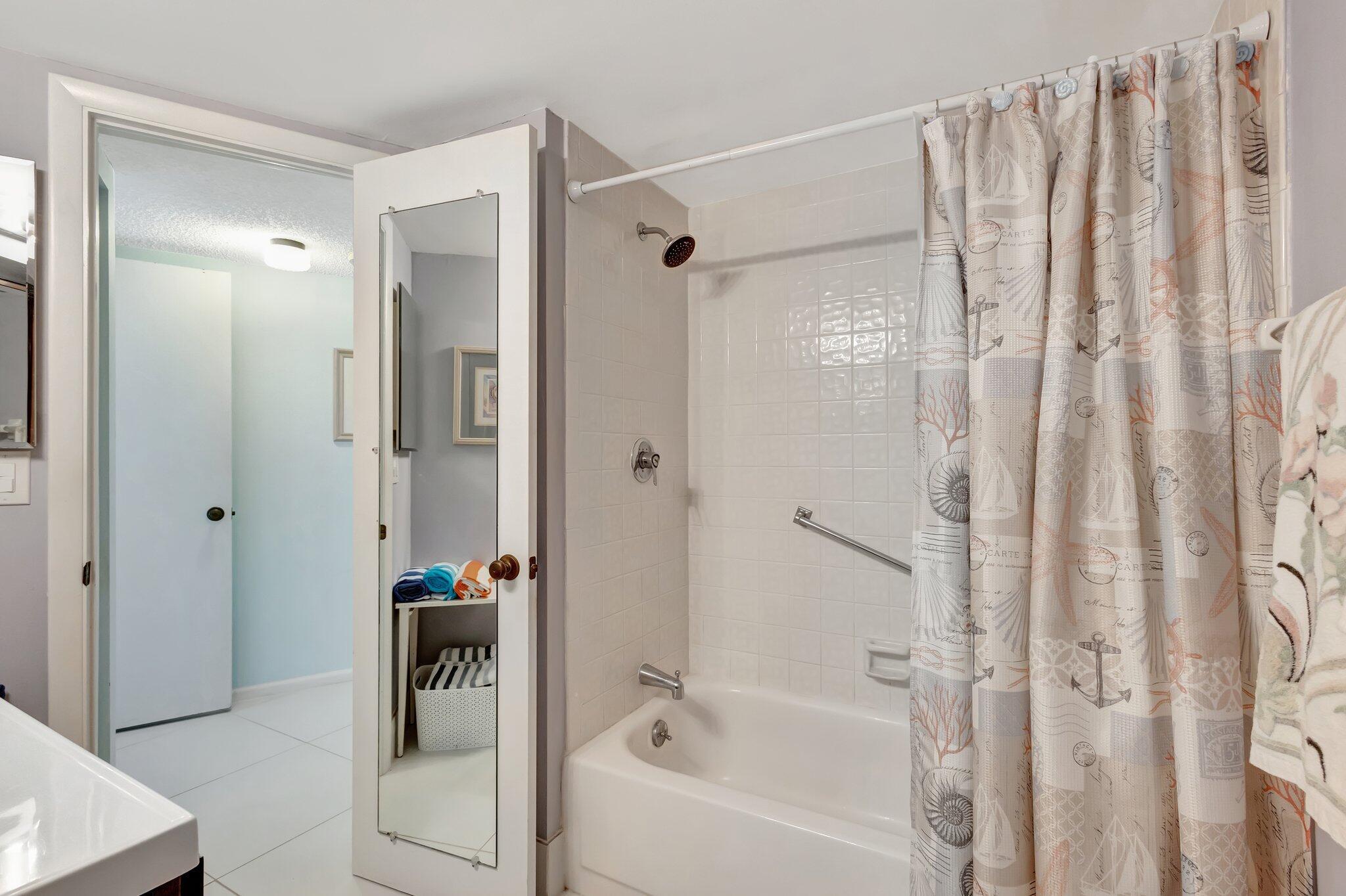 2800 N Ocean Drive A-17c