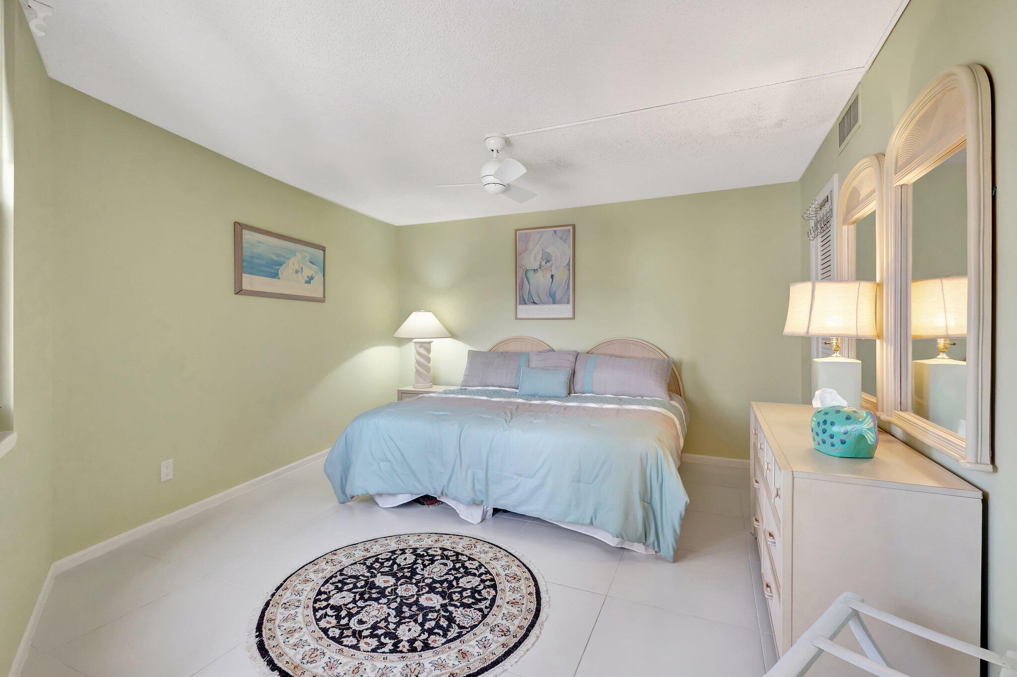 2800 N Ocean Drive A-17c