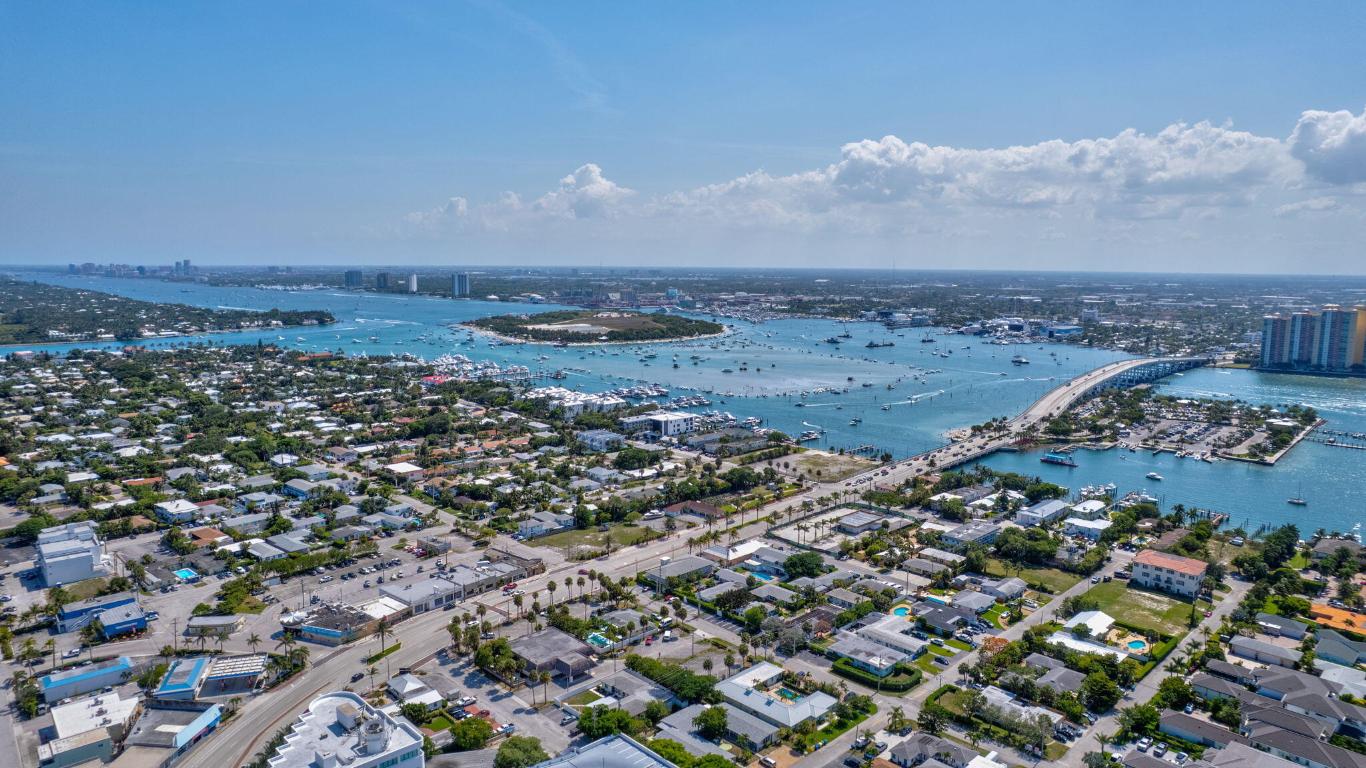 2800 N Ocean Drive A-17c