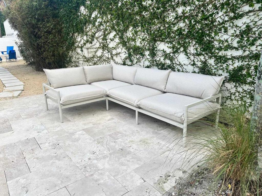 103 W Sandpiper Circle W