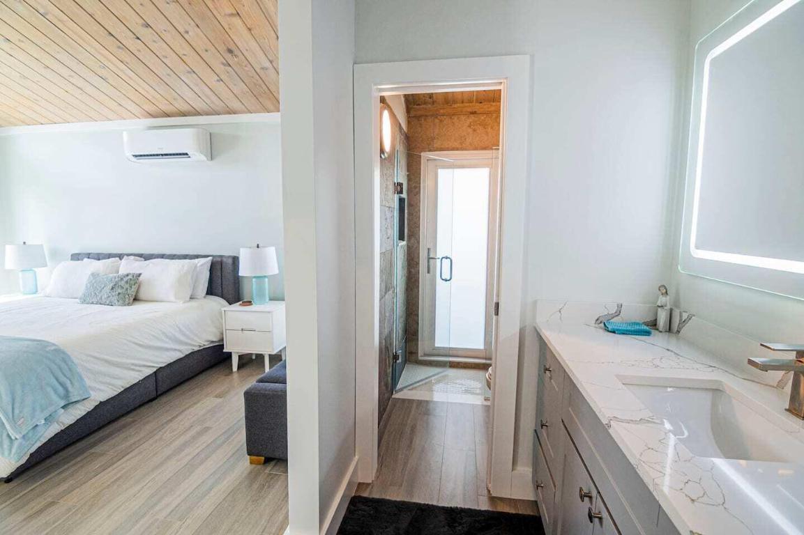 103 W Sandpiper Circle W