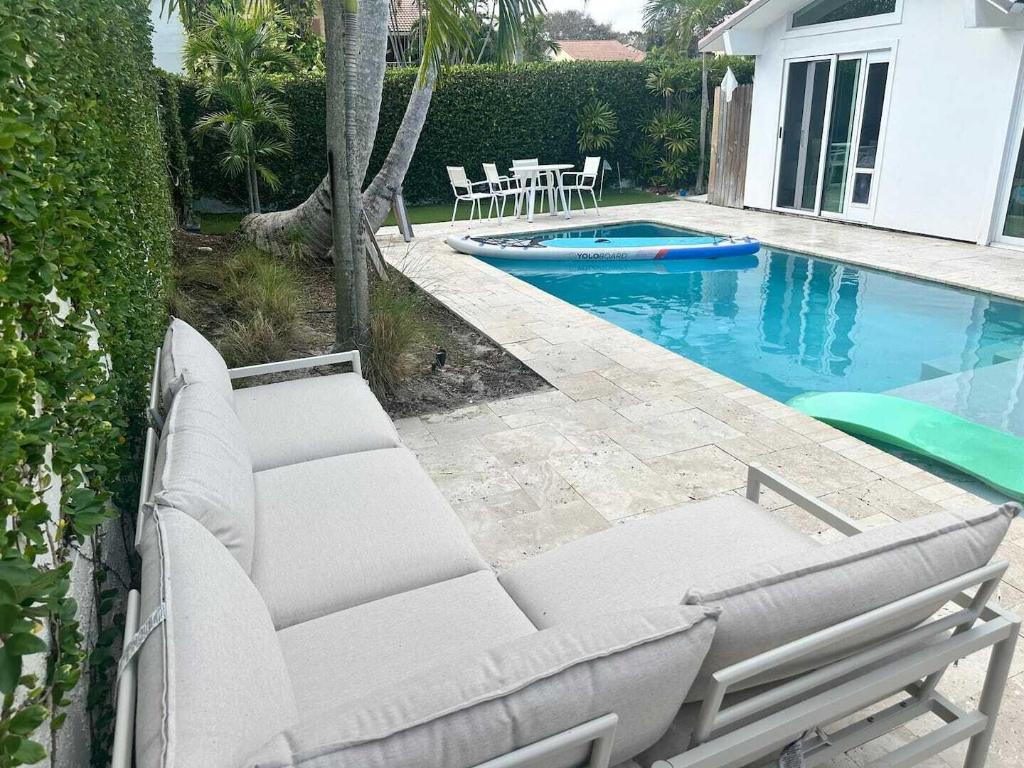 103 W Sandpiper Circle W