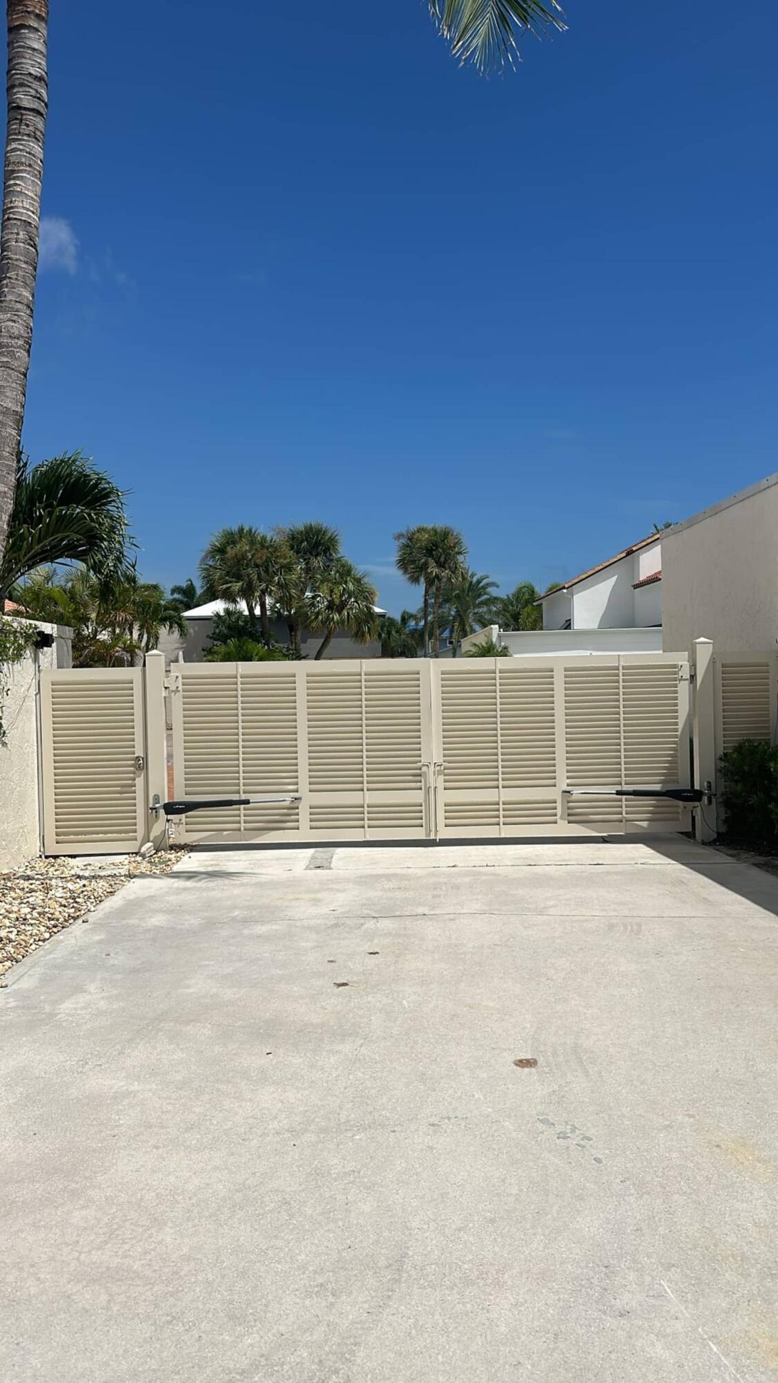 103 W Sandpiper Circle W