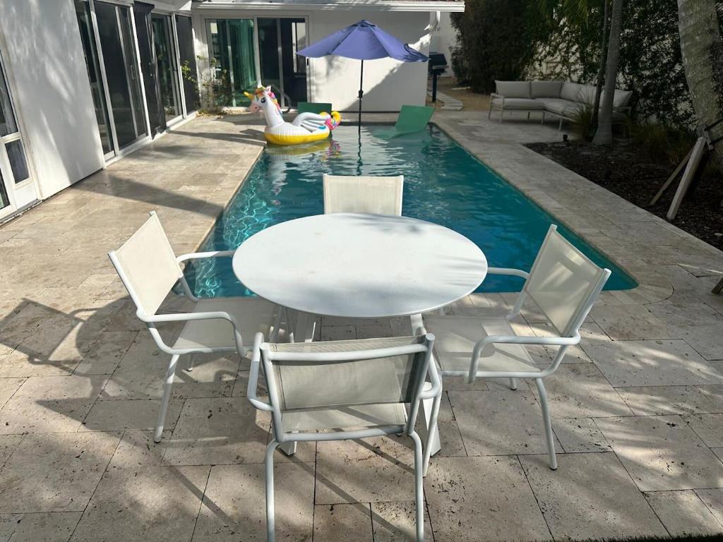 103 W Sandpiper Circle W