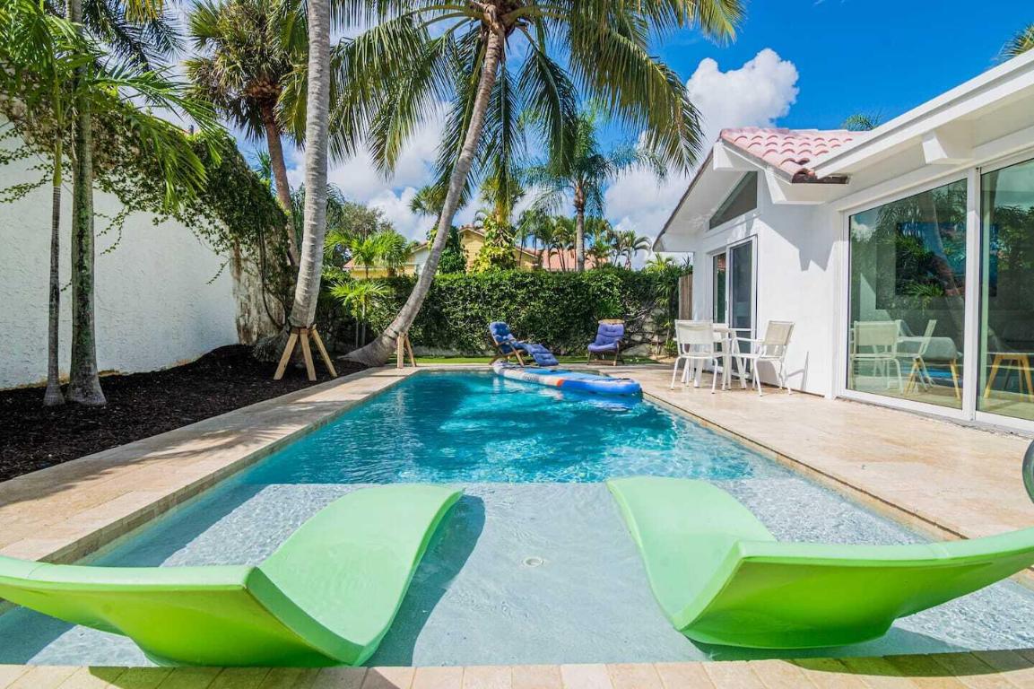 103 W Sandpiper Circle W