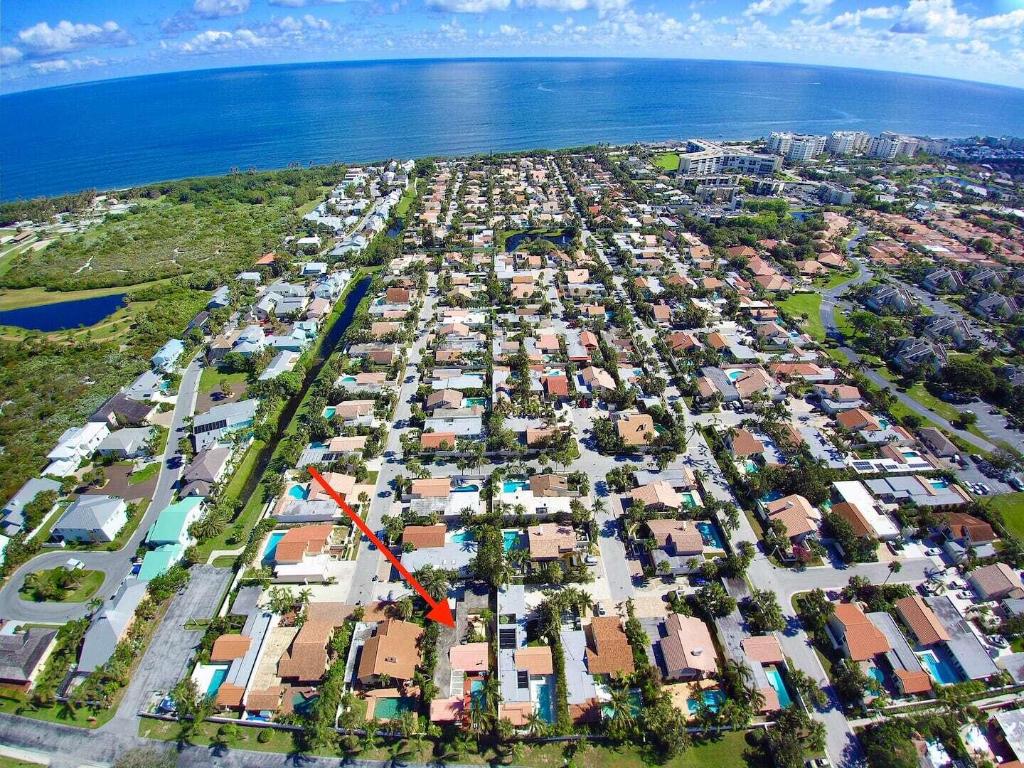 103 W Sandpiper Circle W