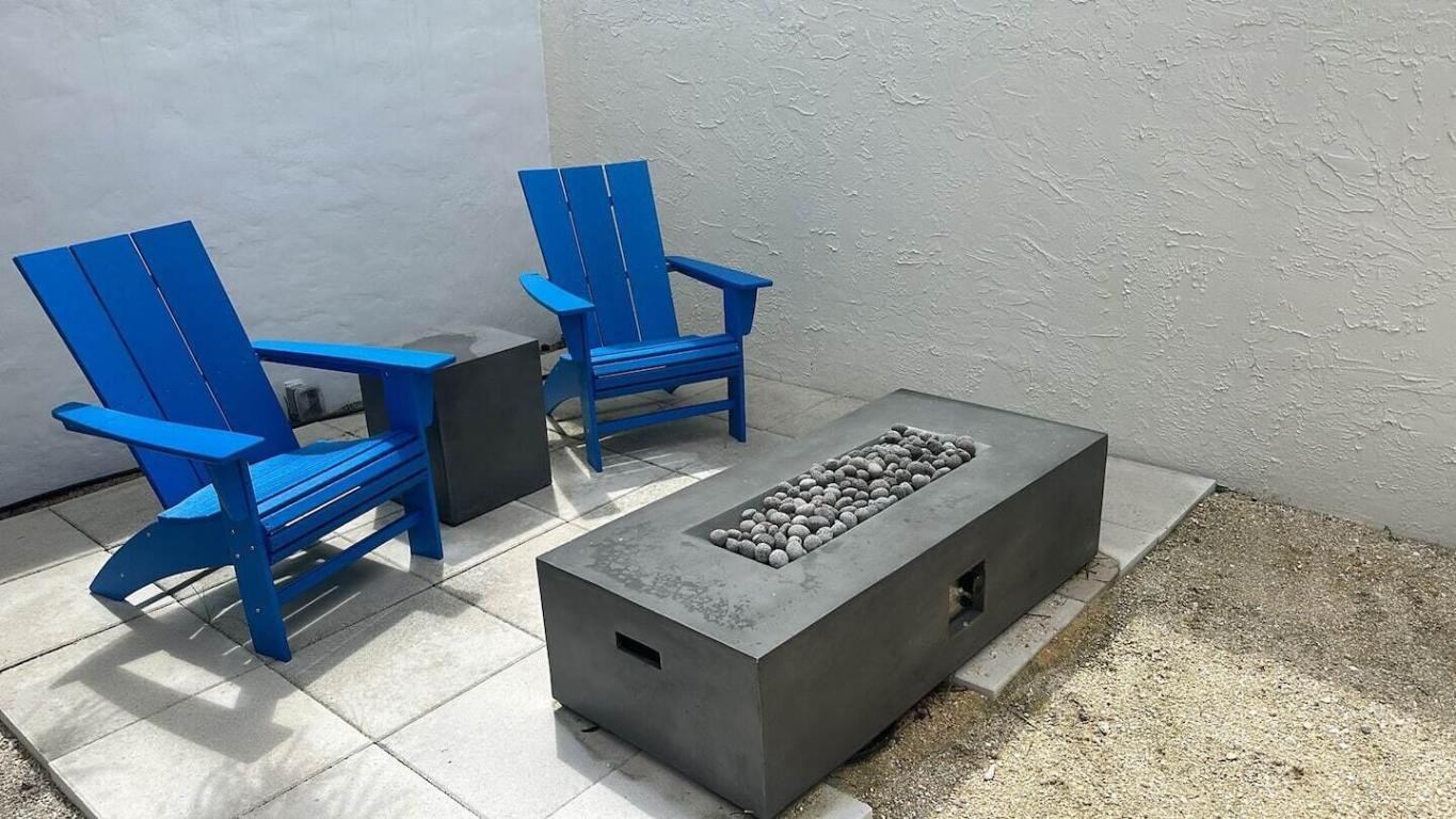 103 W Sandpiper Circle W