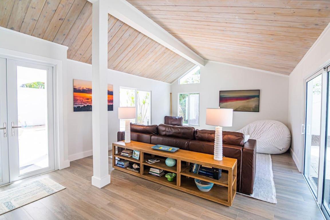 103 W Sandpiper Circle W