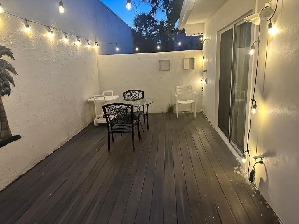 103 W Sandpiper Circle W