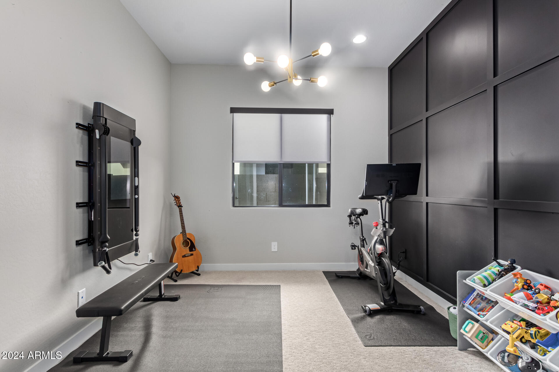 933 E PIEDMONT Road