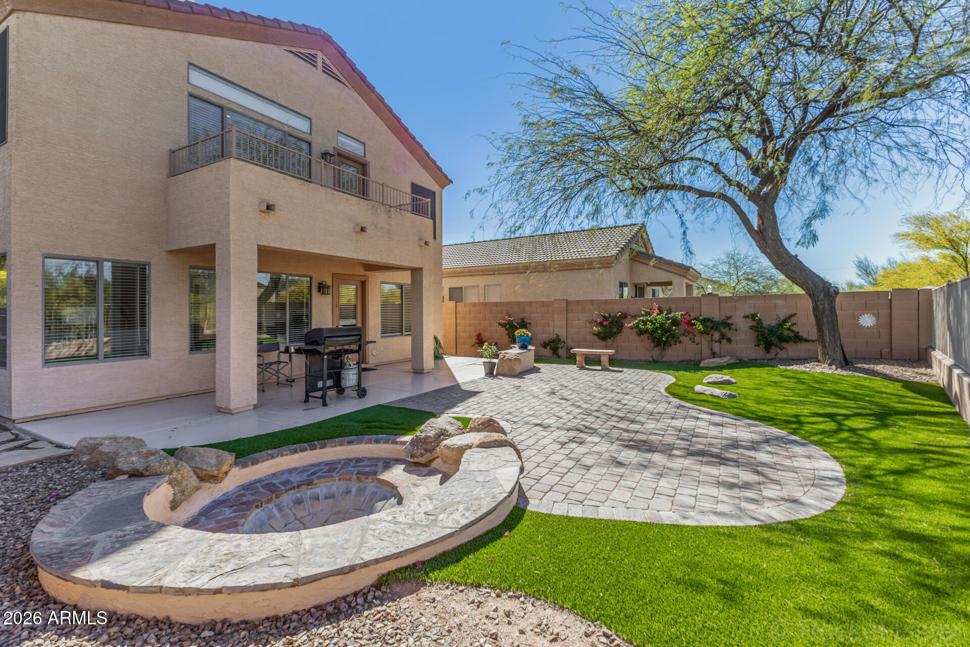 5128 E Roberta Drive