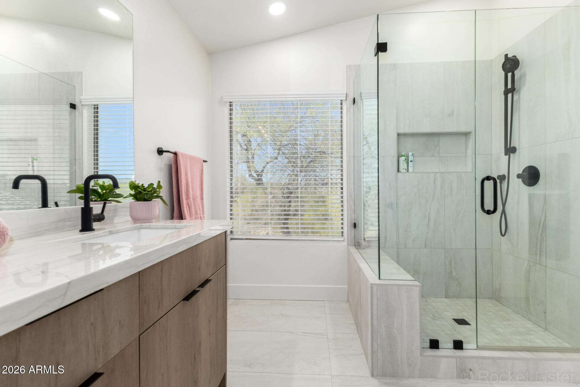 5128 E Roberta Drive
