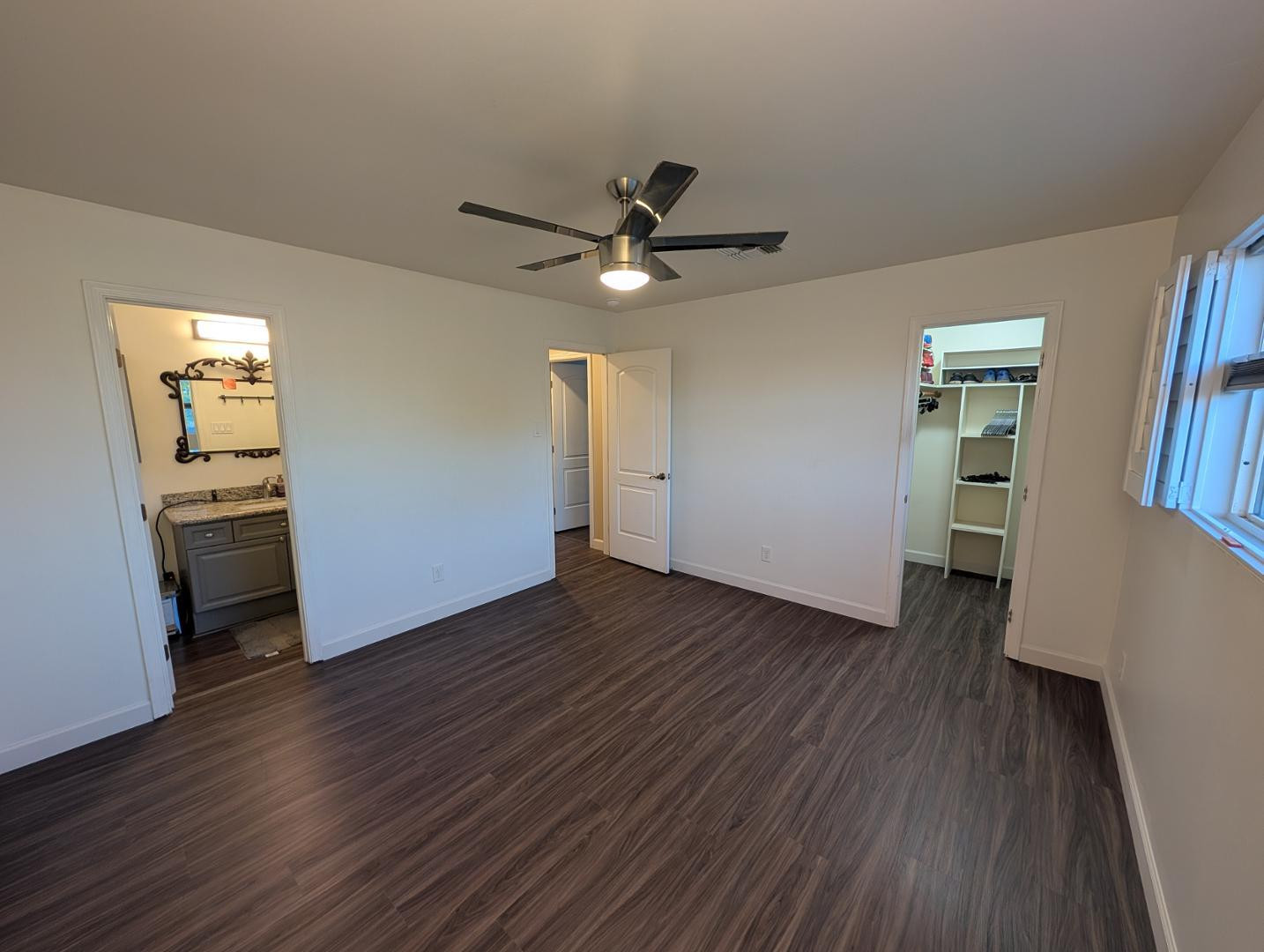 2314 N 64th Place